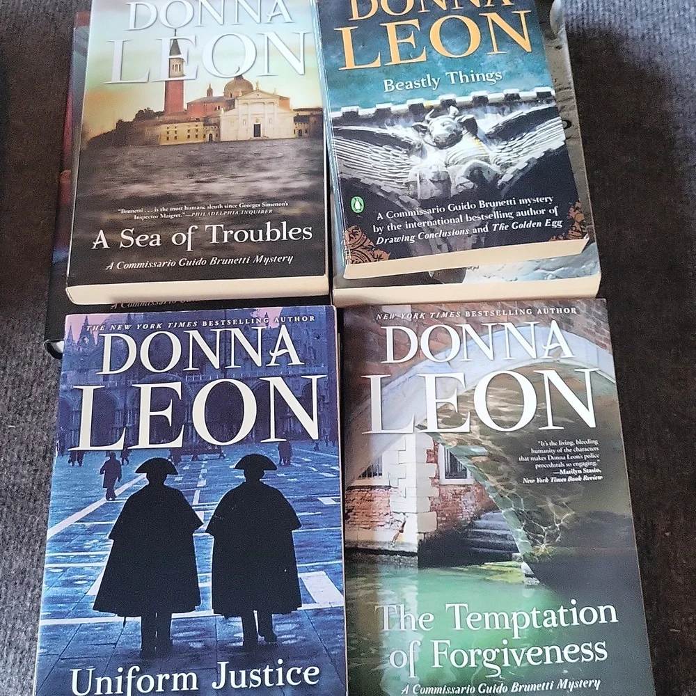 Donna Leon Book Collection - Set Of 12
